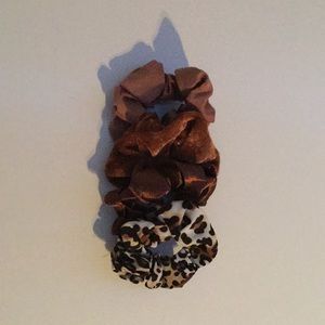 4 brown scrunchies